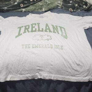 American Eagle Outfitters White Crew Neck Tee